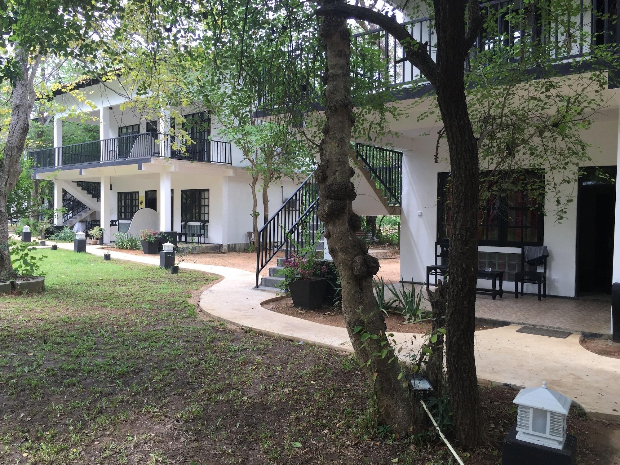 Flower Garden Eco Village Sigiriya Exterior photo