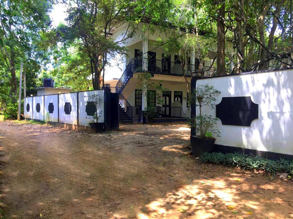 Flower Garden Eco Village Sigiriya Exterior photo