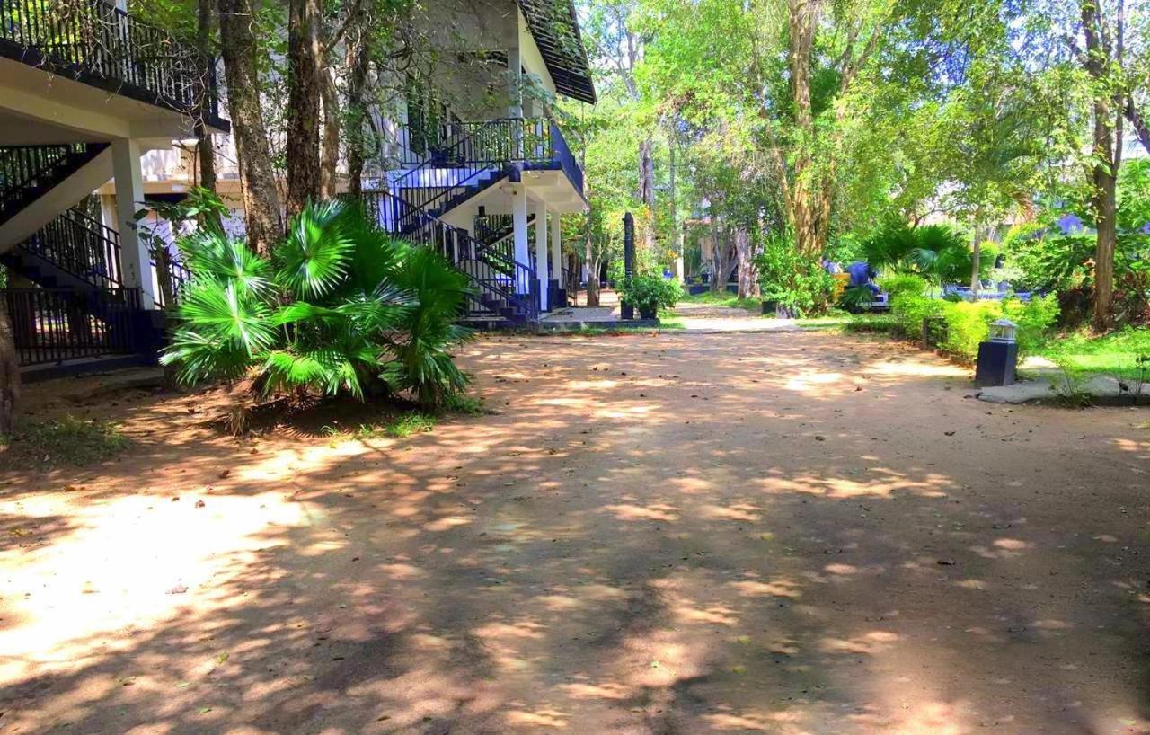 Flower Garden Eco Village Sigiriya Exterior photo